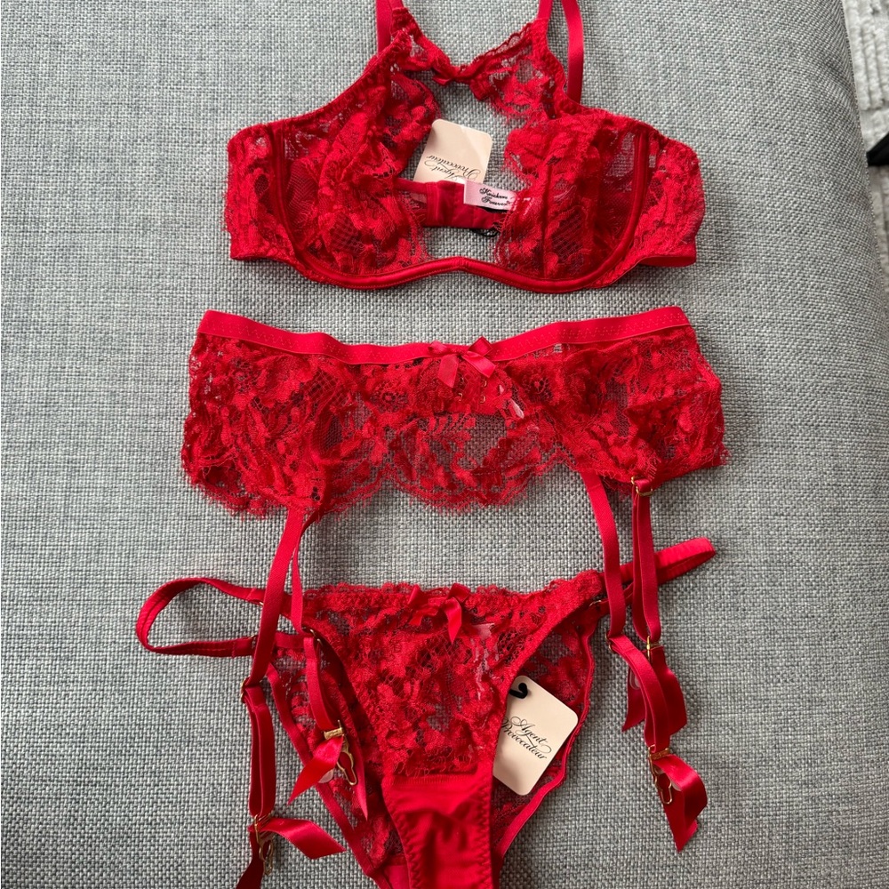Agent Provocateur Red Lace Set - Bra (34B), Garter, Panty set (Size 3) - BNWT